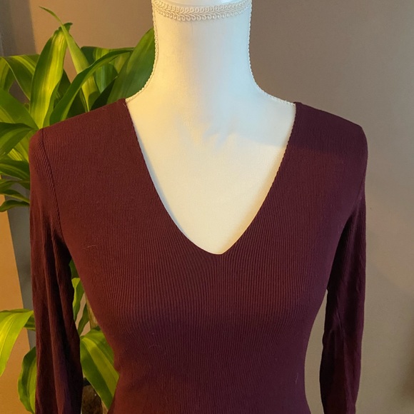 Like New INC Maroon 3/4 Sleeve V Neck Top - Picture 3 of 6